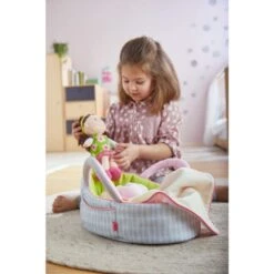 HABA 305071 - Puppentragetasche - Apfelgrün 7 HABA 305071 - Puppentragetasche - Apfelgrün -Spielzeugparadies 4010168246826 2 600x600