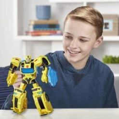 HASBRO E8381 - Transformers - Cyberverse Adventures, Officer-Klasse Bumblebee -Spielzeugparadies 5010993662678 2 600x600