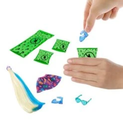 MATTEL GPD41 - Barbie Color Reveal - Chelsea, Mit 6 Überraschungen -Spielzeugparadies MATTEL GPD41 Barbie Color Reveal Chelsea mit 6 Uberraschungen 2 600x600